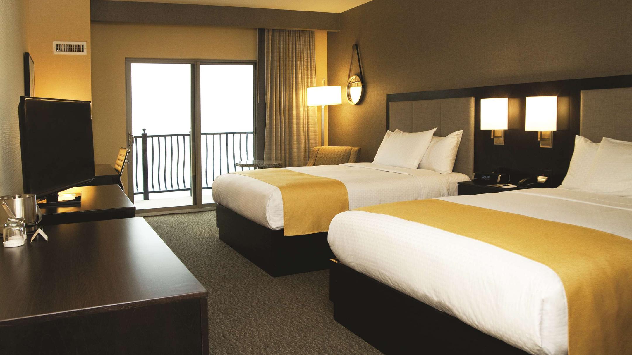 DoubleTree by Hilton Bemidji from 177. Bemidji Hotel Deals & Reviews