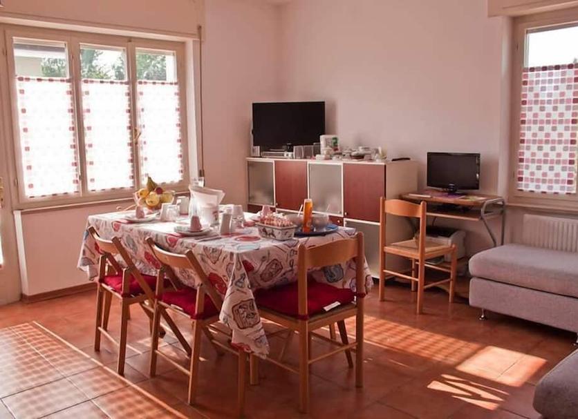 Dining room Photo