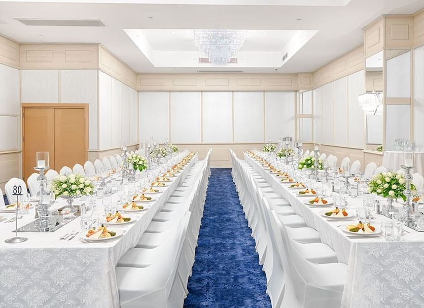 Banquet hall Photo