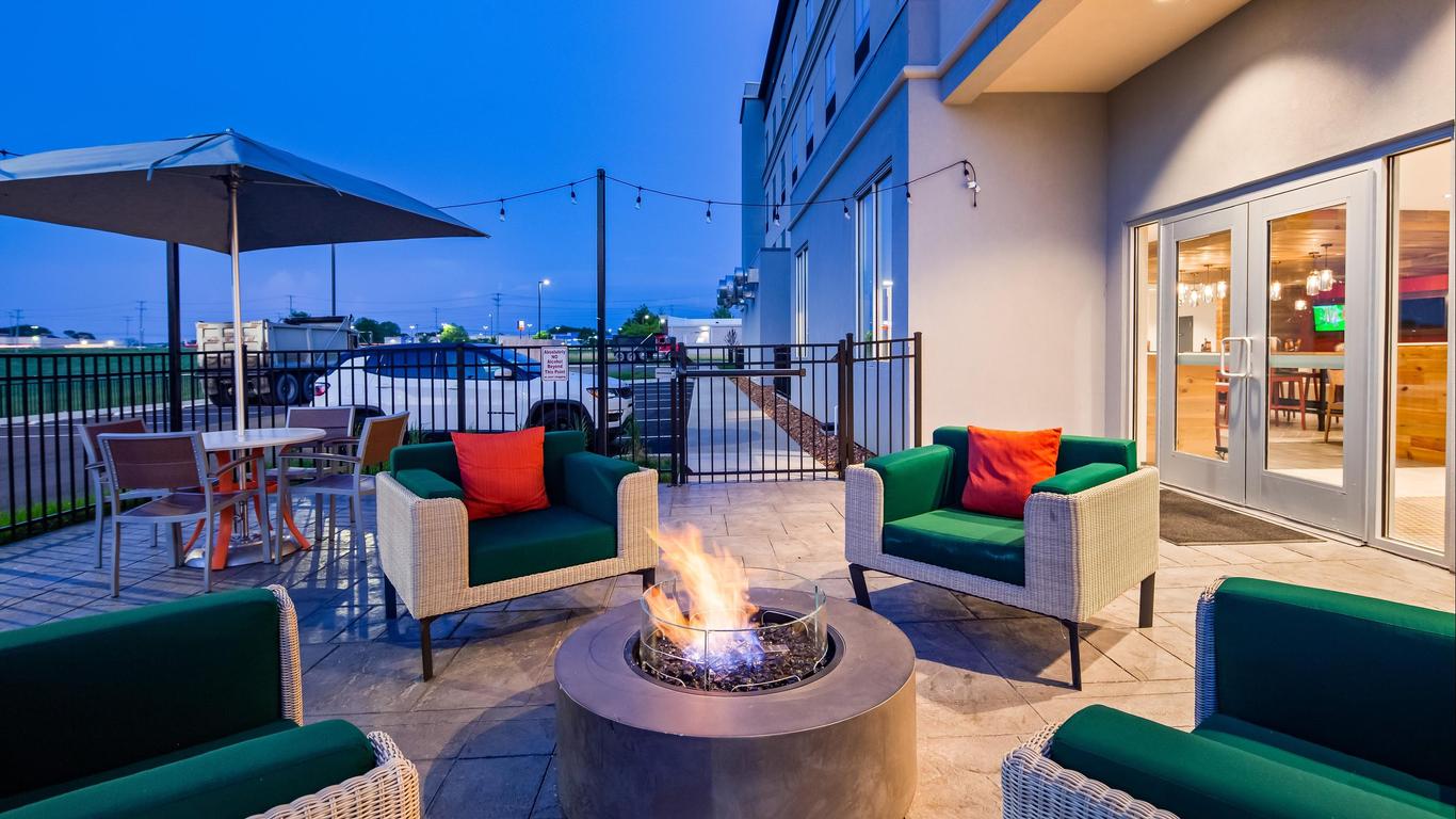 Holiday Inn Clarksville Northeast