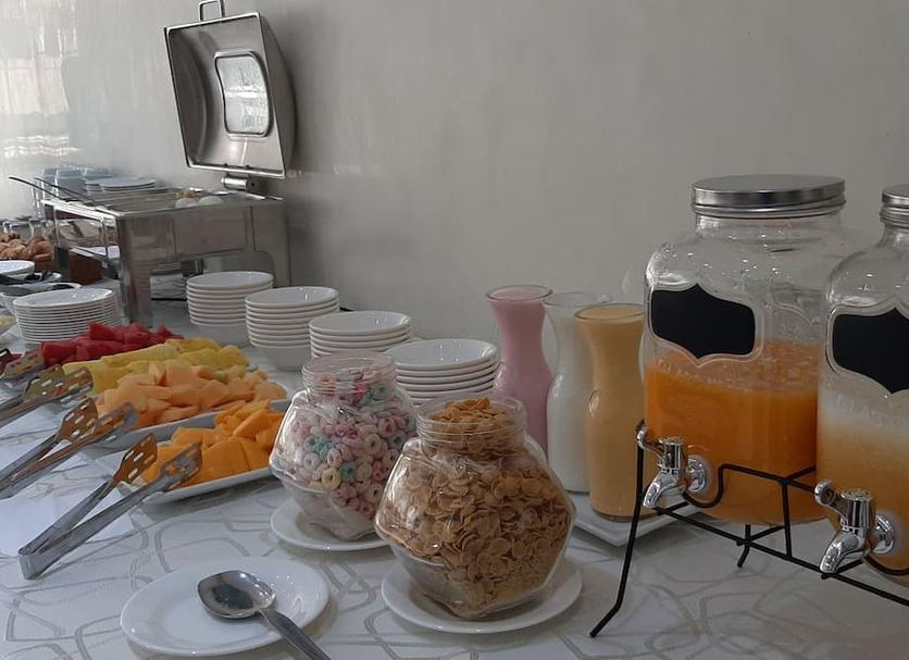 Buffet Photo