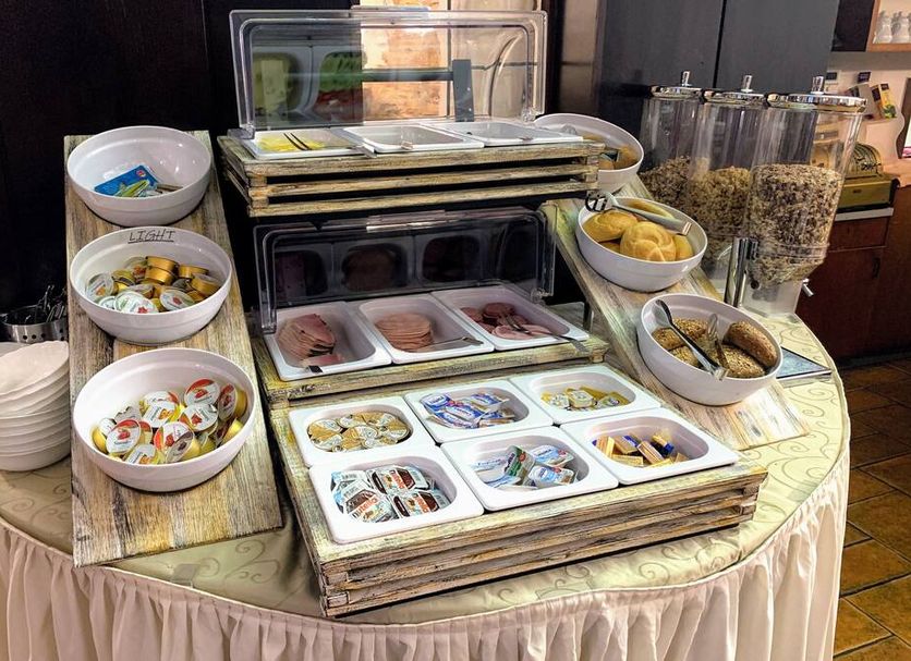 Buffet Photo
