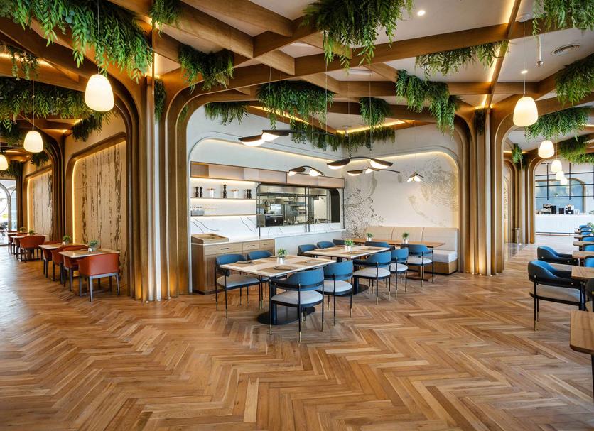 Restaurant Photo