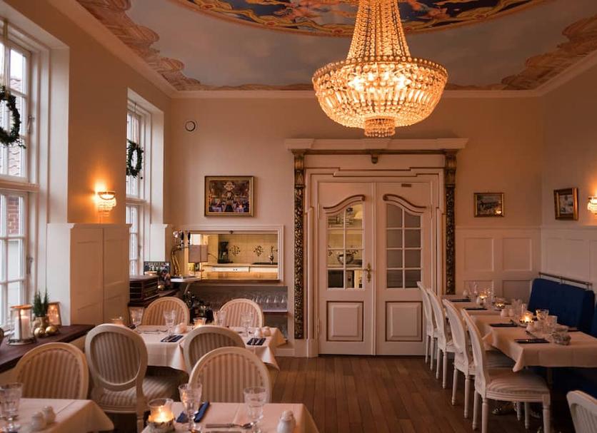 Restaurant Photo