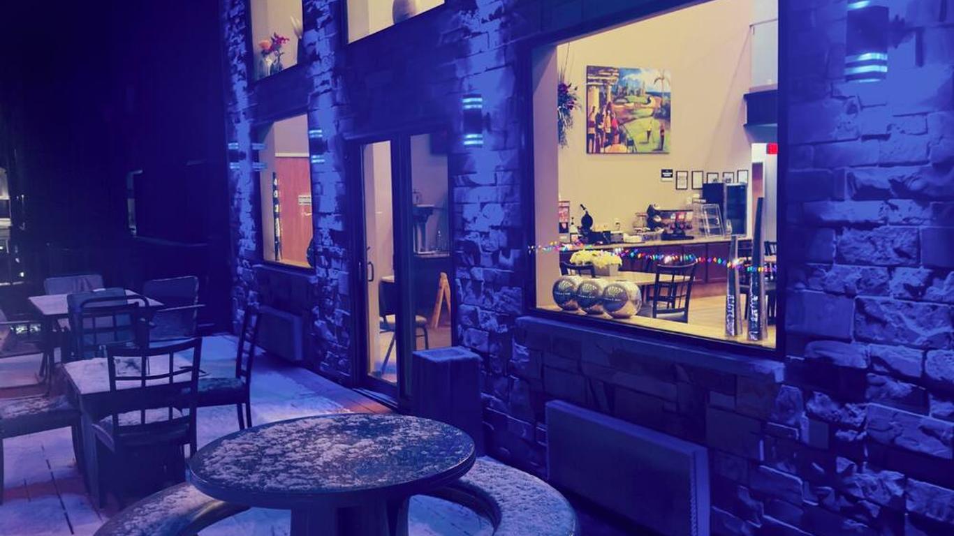 Qube Hotel - Polk City