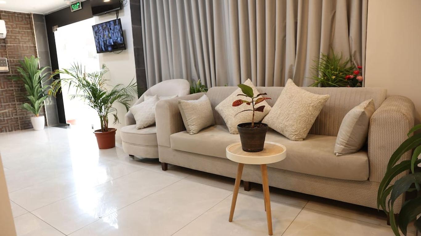 Aram Hotel