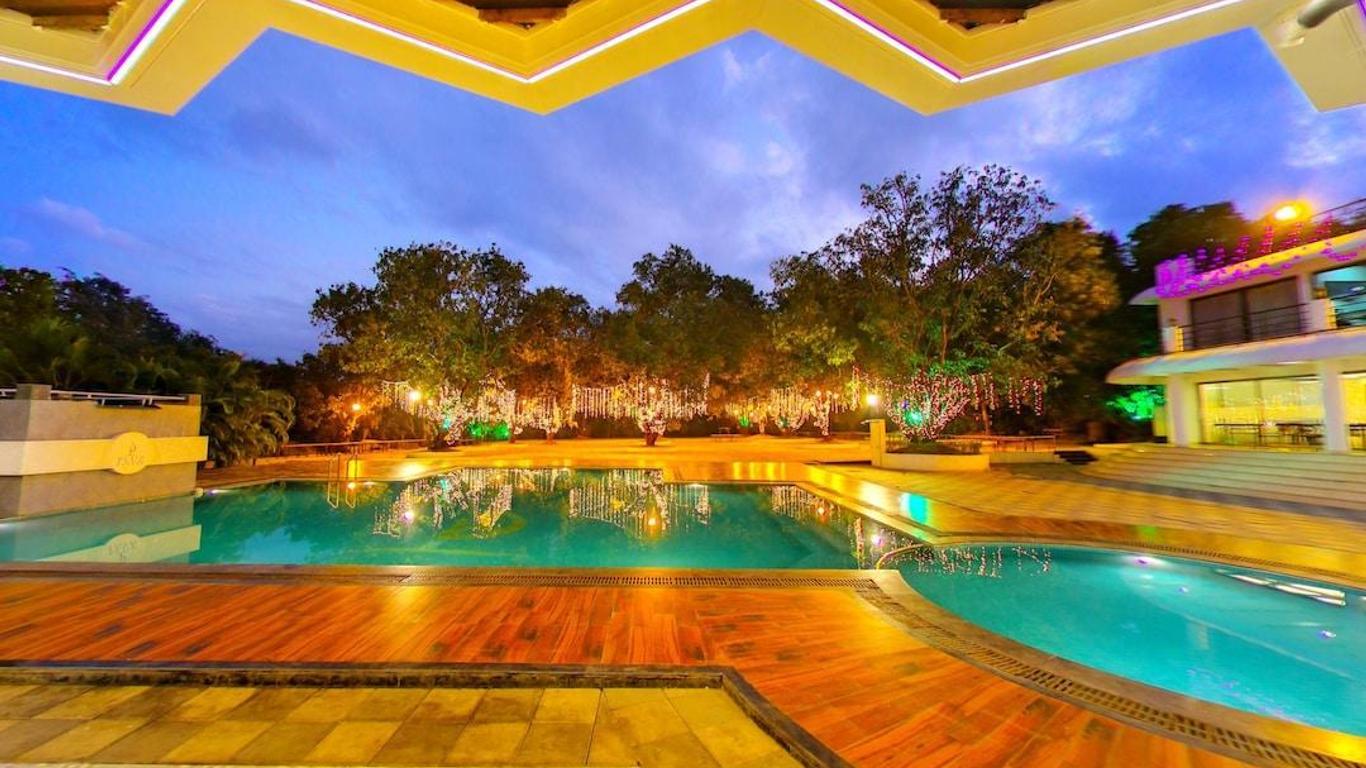 Pluz Resort