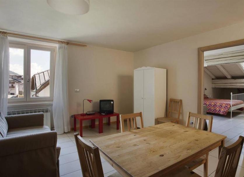 Dining room Photo