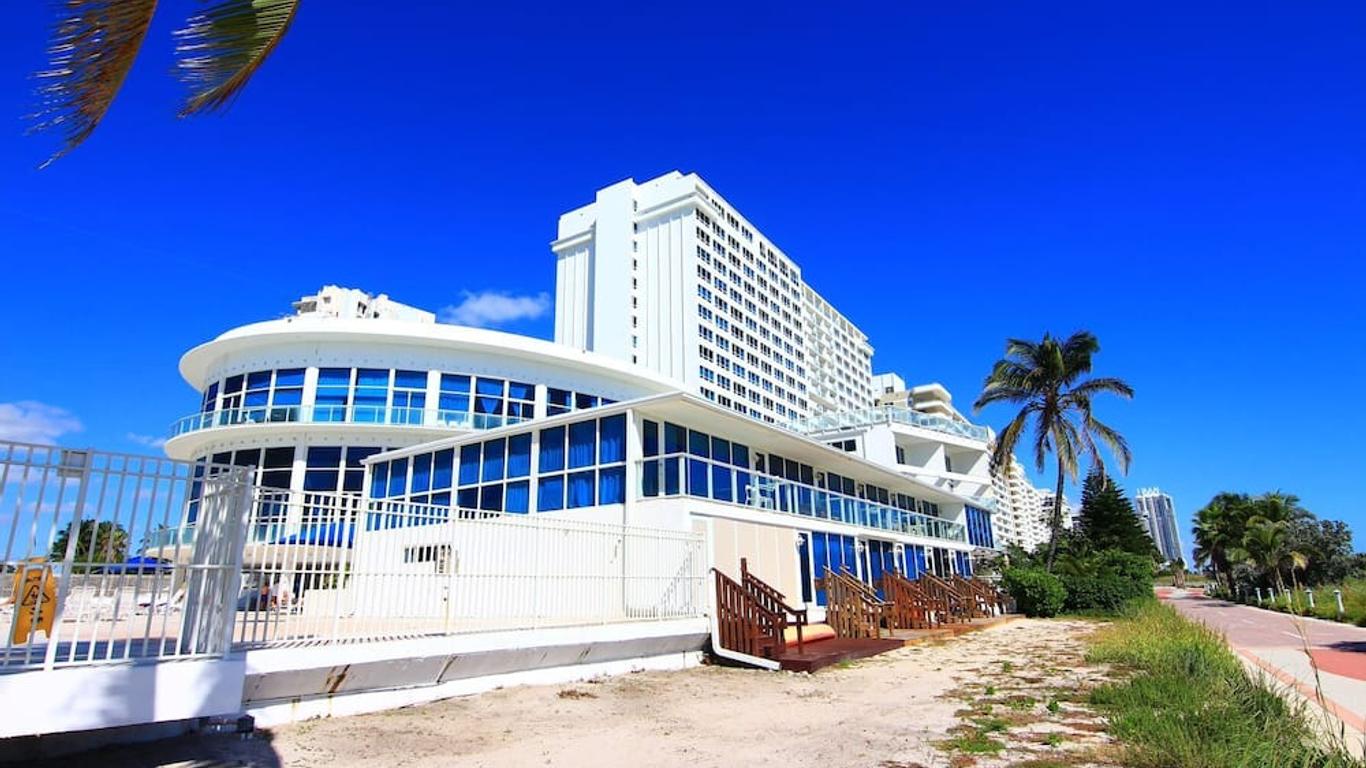 Castle Beach Suites by MiaRentals