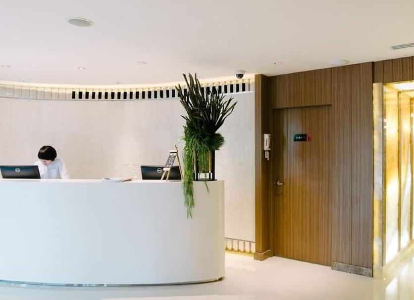 Front desk Photo