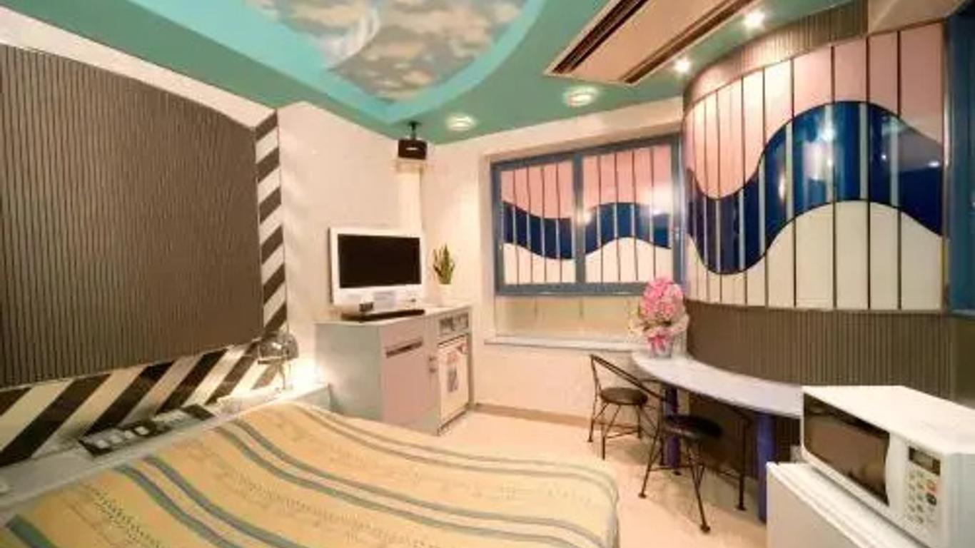 Hotel Crystal (Adult Only)