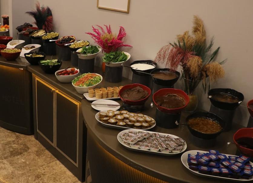 Buffet Photo