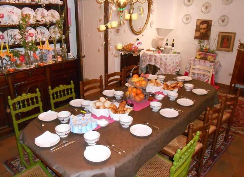 Dining room Photo