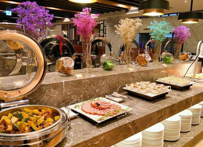 Buffet Photo