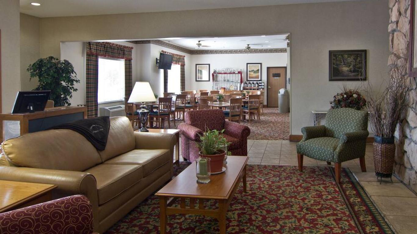 Coshocton Village Inn & Suites