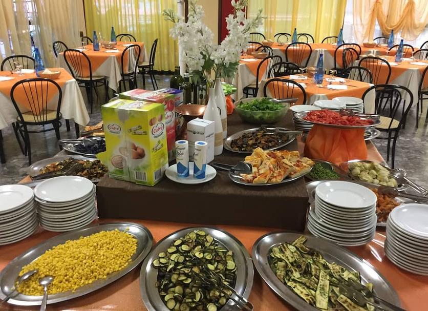 Buffet Photo