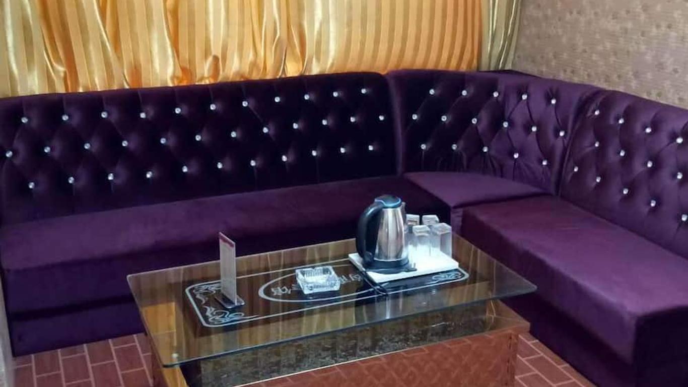 Huayun Business Hotel