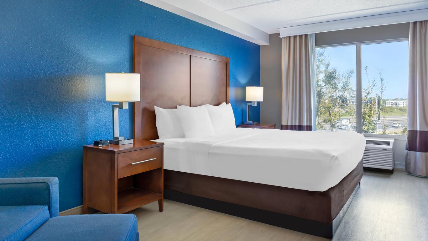 Comfort Inn & Suites Orlando North
