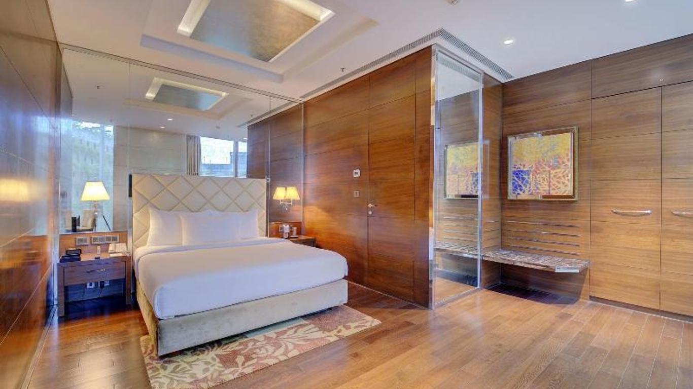 Niranta Airport Transit Hotel
