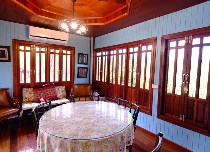 Dining room Photo