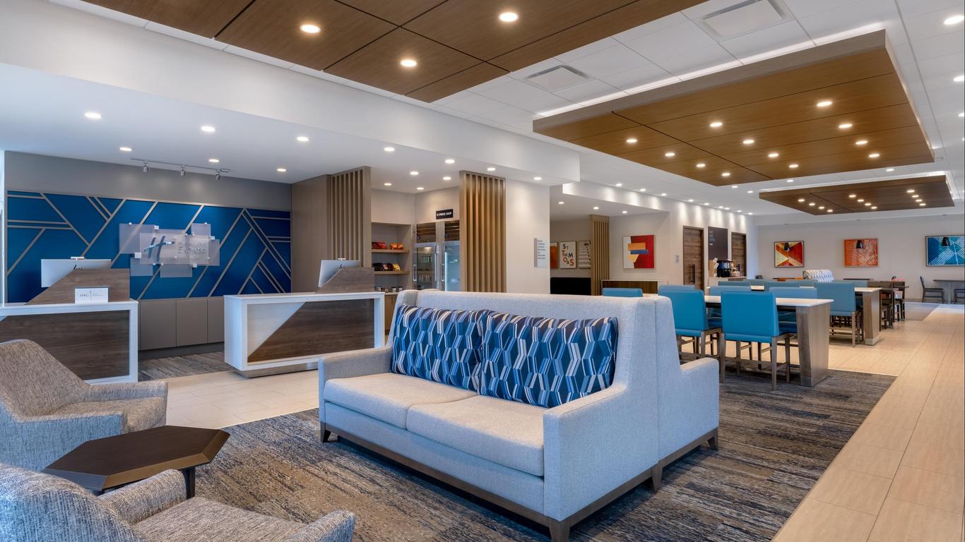 Holiday Inn Express & Suites St. Thomas