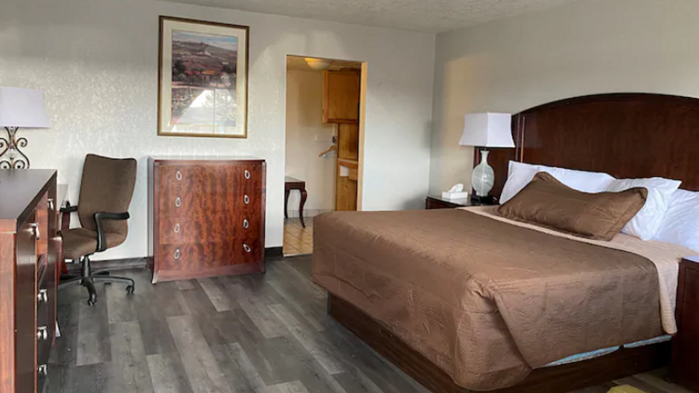 Travelodge by Wyndham Farmington Hwy 64