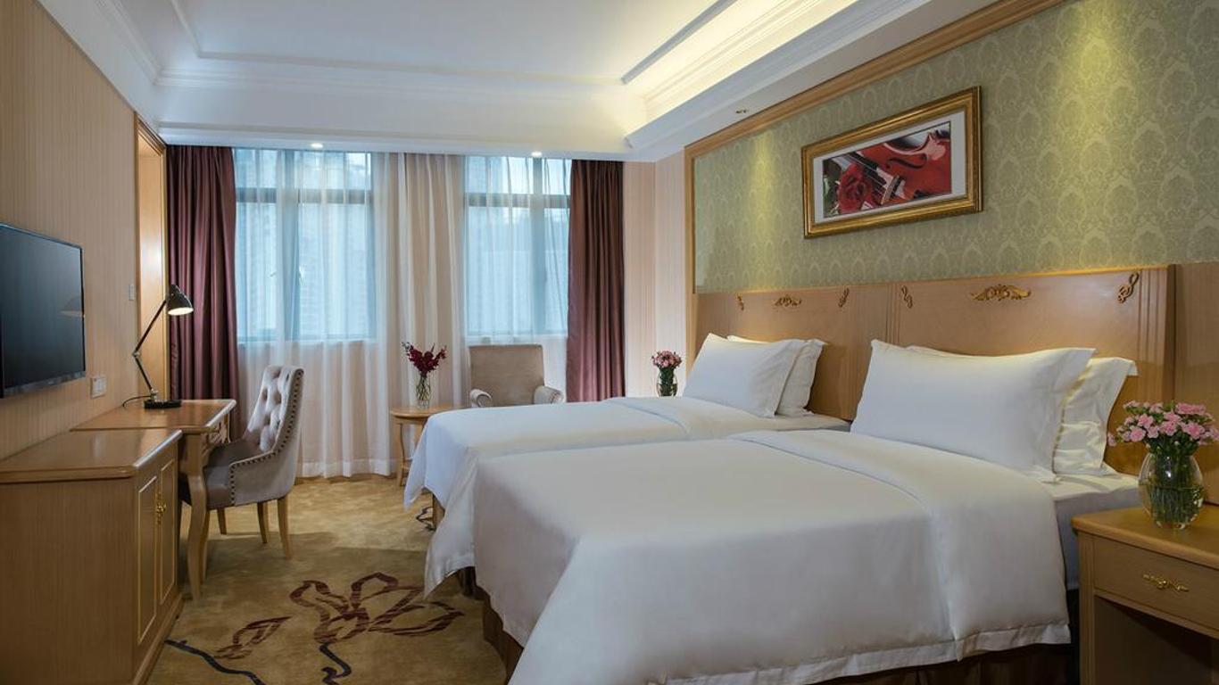 Vienna Hotel Shenzhen Longhua Qinghu Road