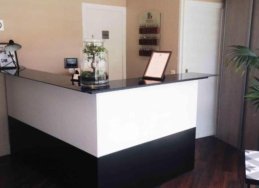 Front desk Photo