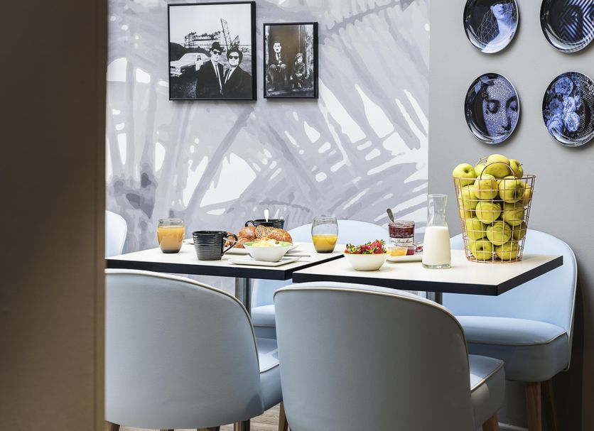 Dining room Photo