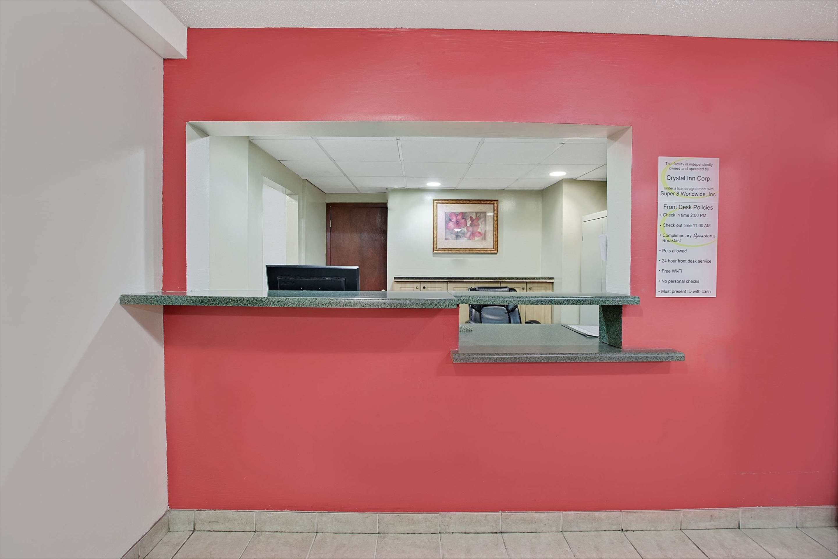 Super 8 by Wyndham Crystal Lake from $69. Crystal Lake Hotel Deals &  Reviews - KAYAK