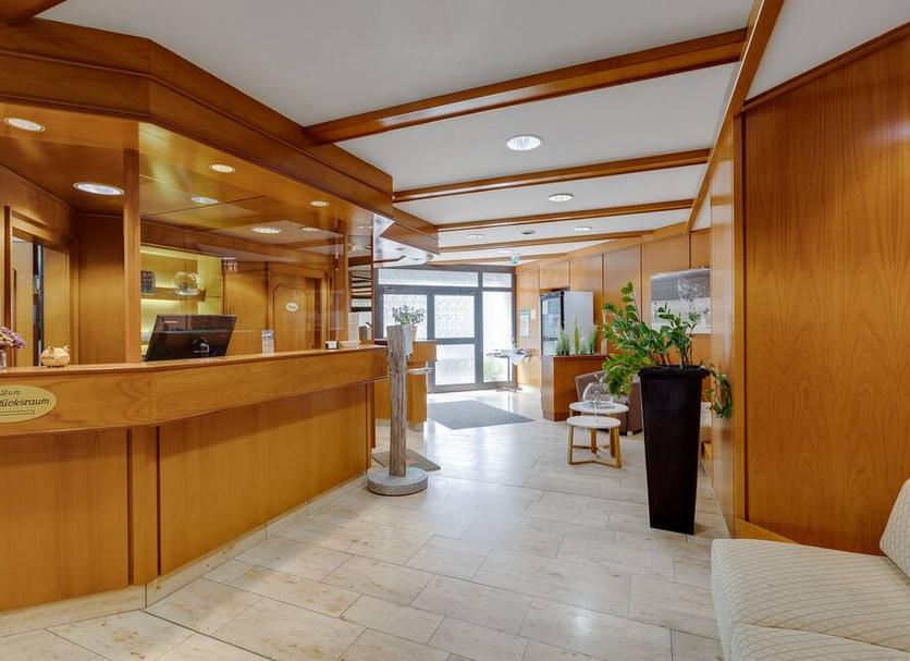 Front desk Photo