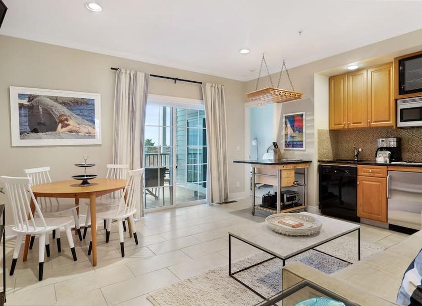 Dining room Photo