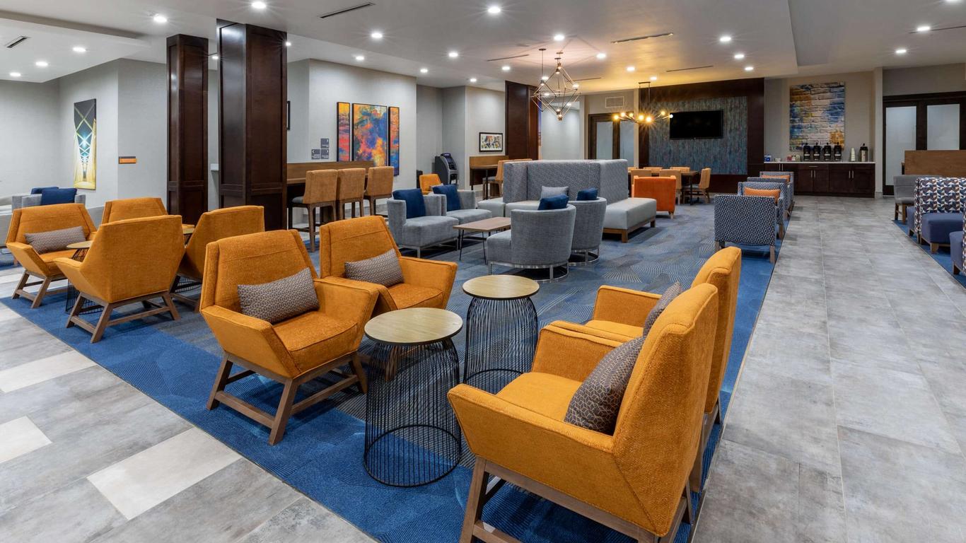 La Quinta Inn & Suites by Wyndham Dallas - Frisco Stadium