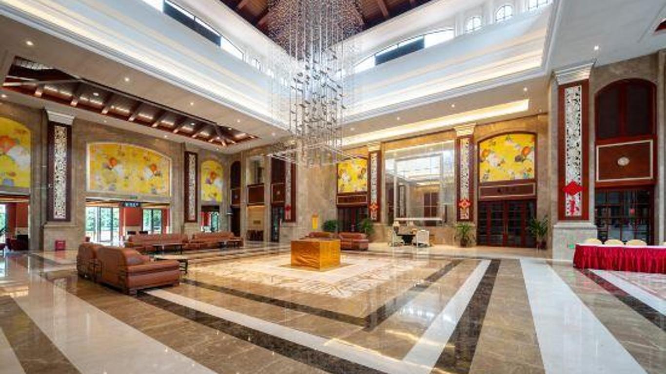 Foshan Green Lake Hotel