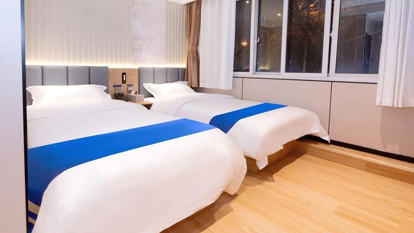 Super 8 Hotel