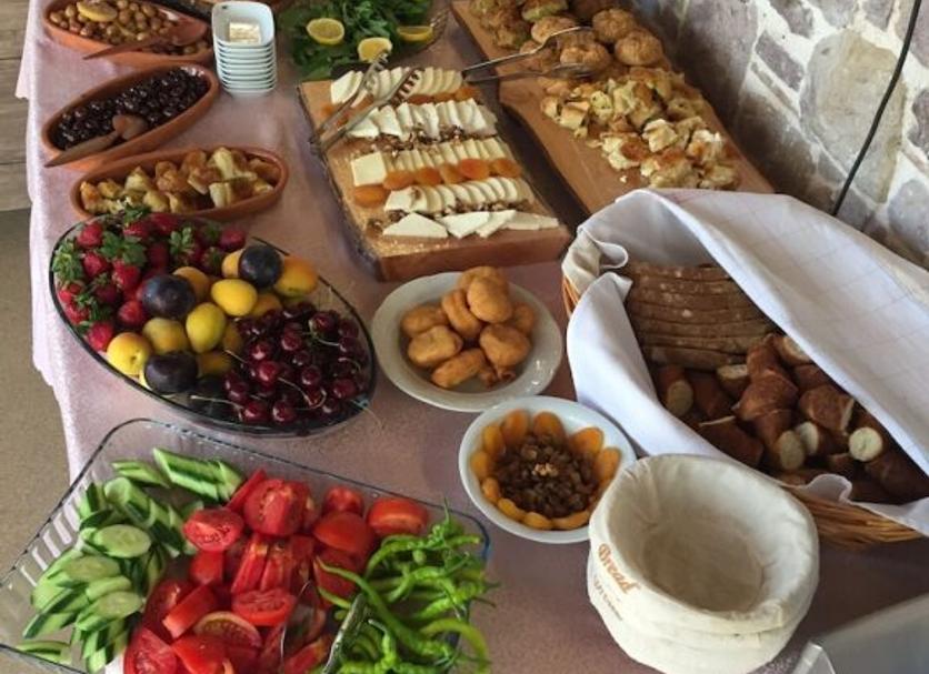 Buffet Photo