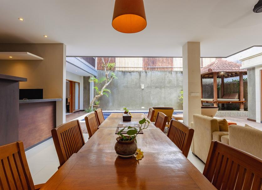 Dining room Photo