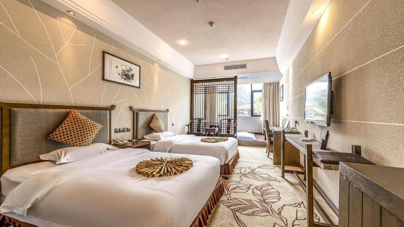 Huanglong Impression Hotel