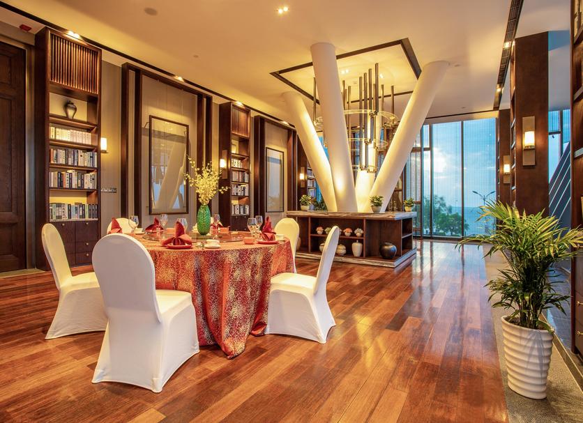 Dining room Photo