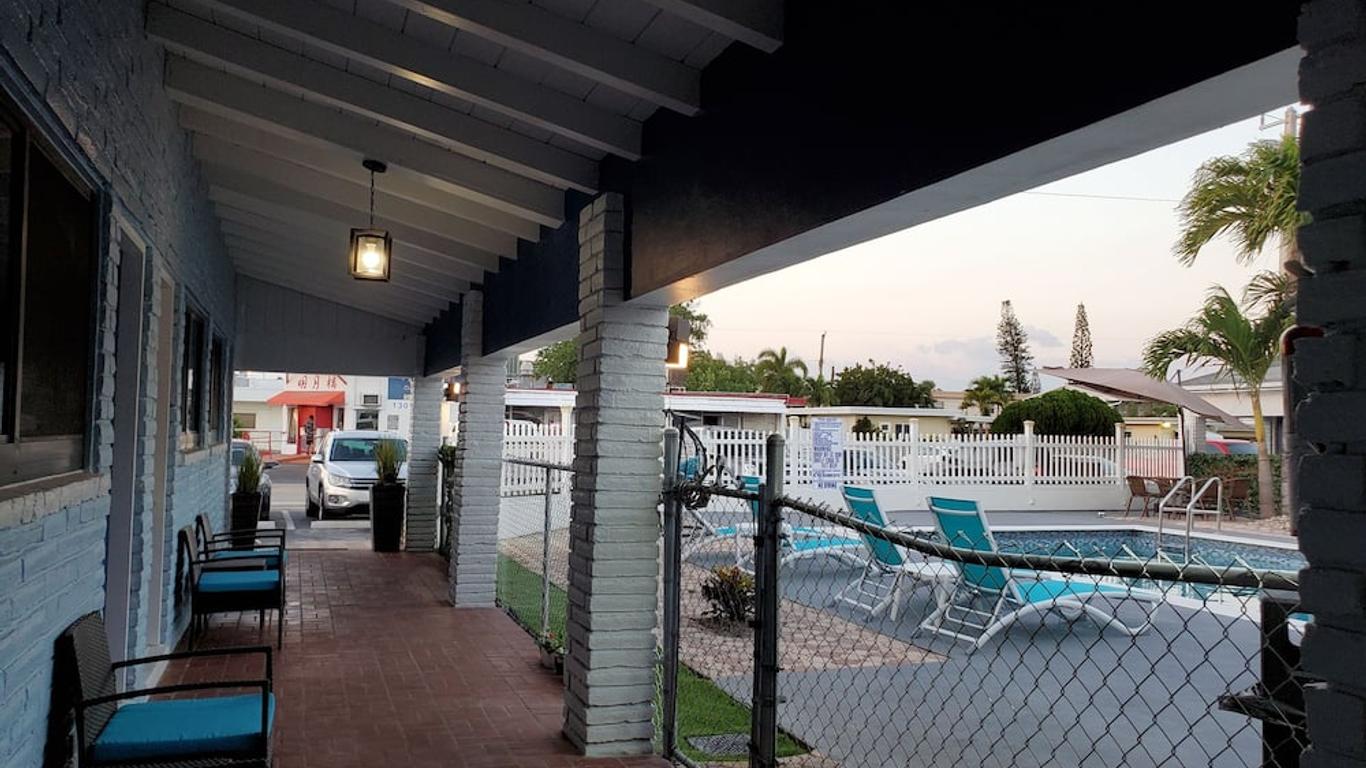 Hollywood Gardens Inn & Suites