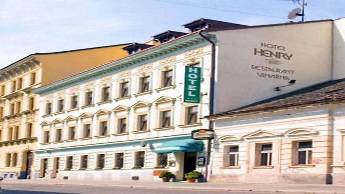 Henry Praga Center Boutique Hotel