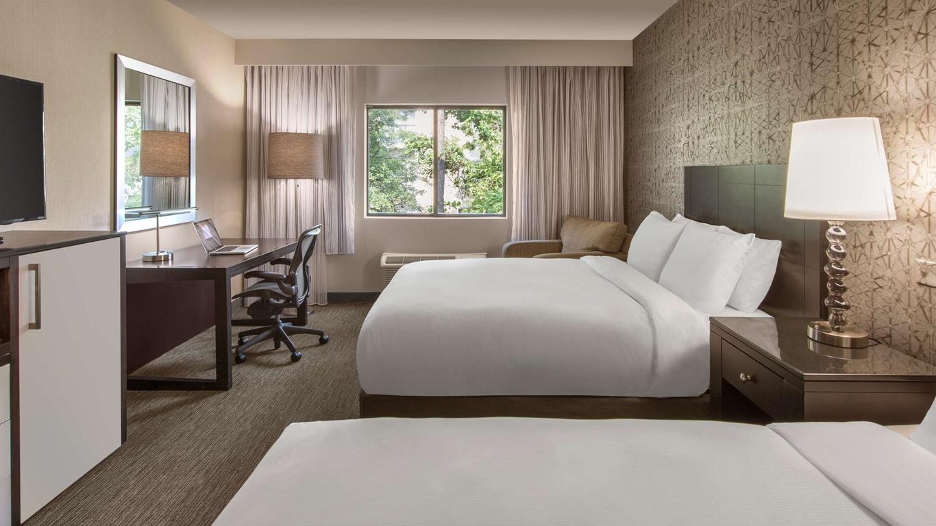 DoubleTree by Hilton Hotel Chicago Wood Dale - Elk Grove