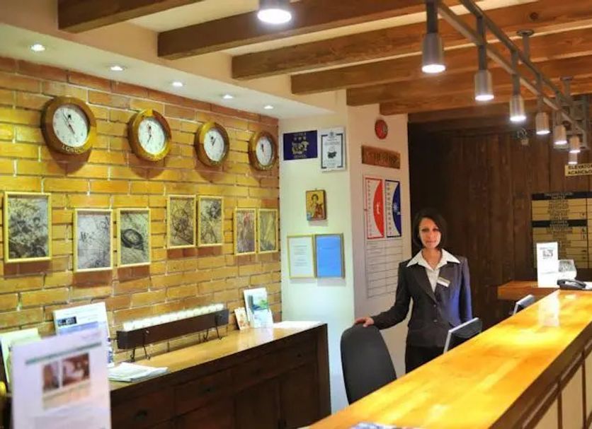 Front desk Photo