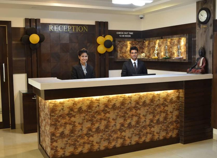 Front desk Photo