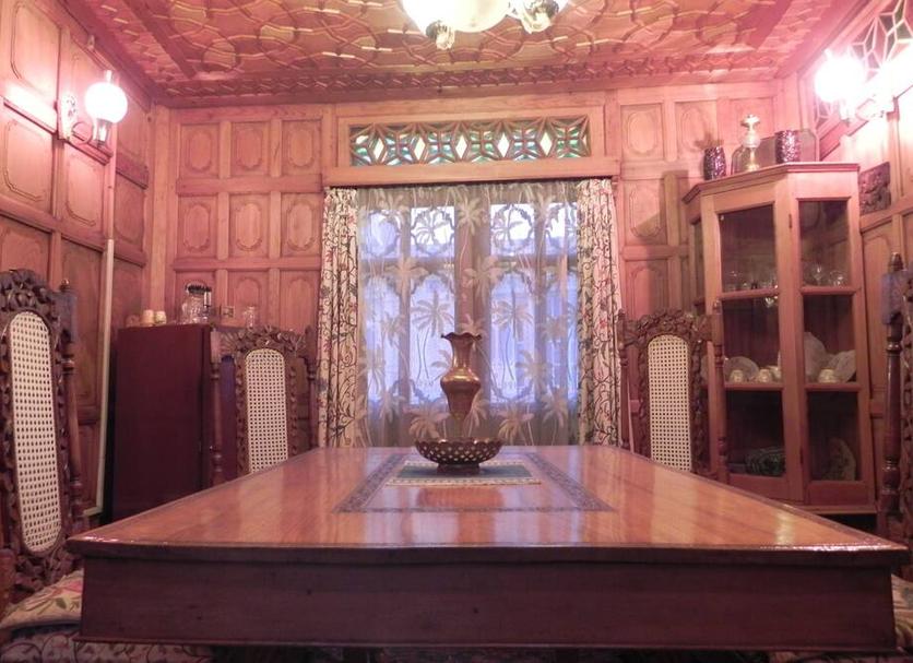 Dining room Photo