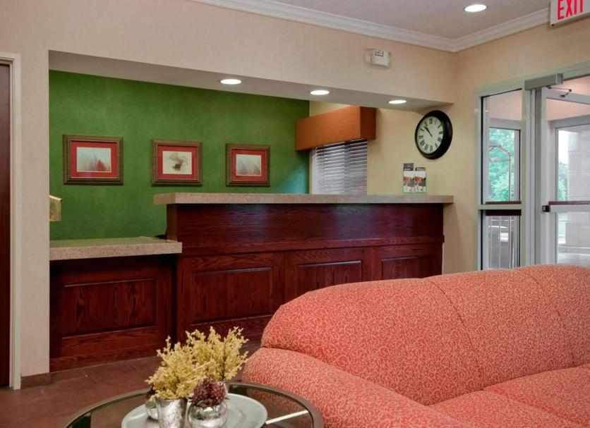 Front desk Photo