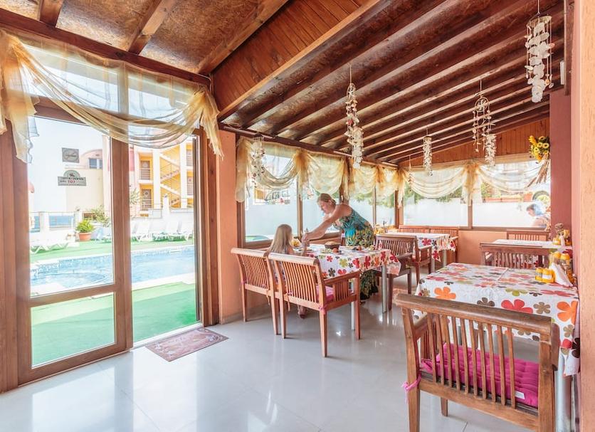 Restaurant Photo