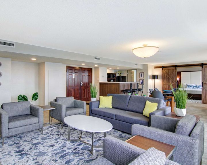 21++ Hotels in london ky with jacuzzi