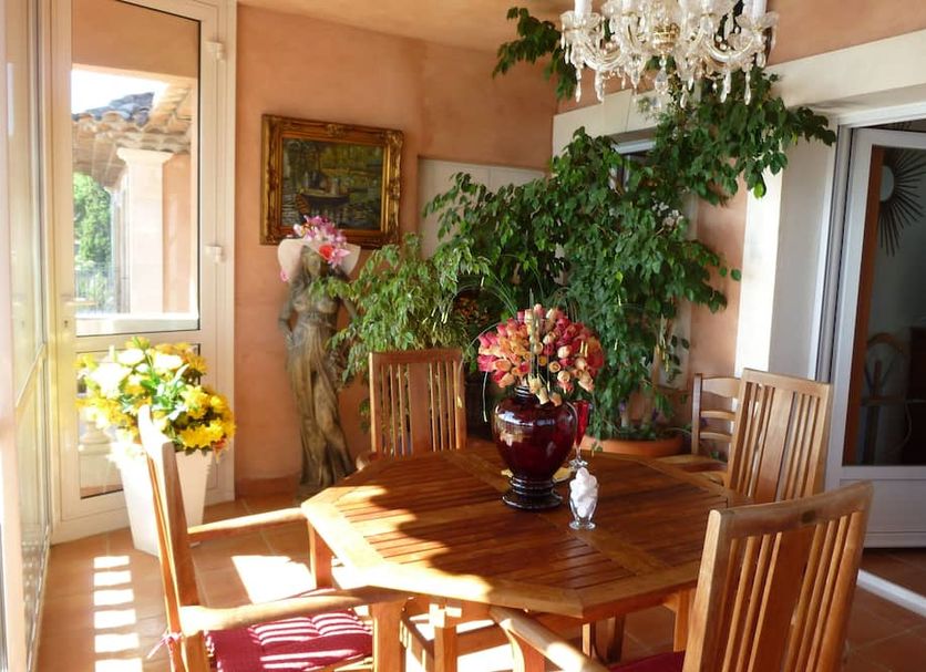 Dining room Photo