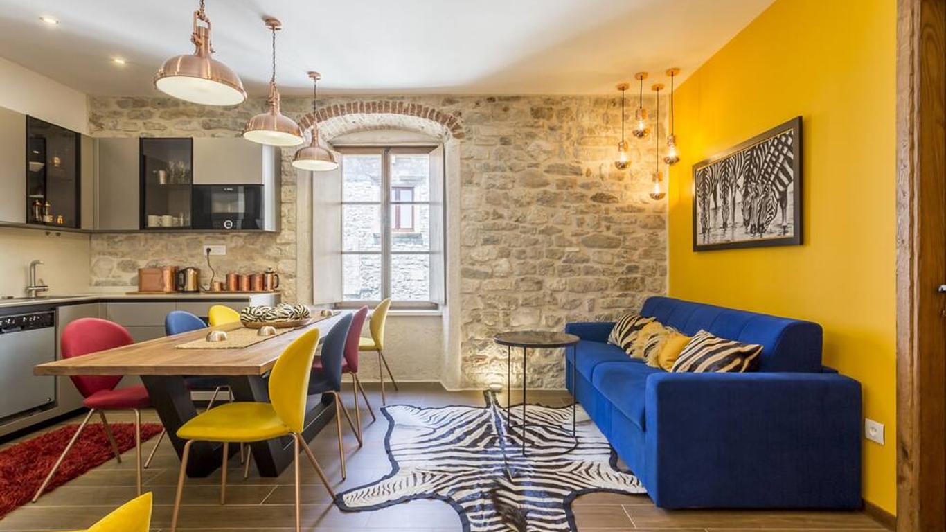 Bygrace Apartment
